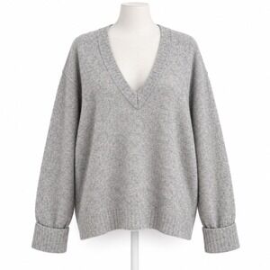 Elan Fox Wool Lightweight Sweater Size M Gray V Neck Minimalist Quiet Luxury